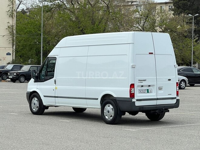 Ford Transit-4