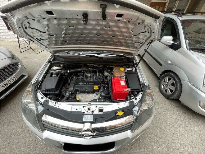 Opel Astra 2005, 240,000 km - 1.4 l - Bakı