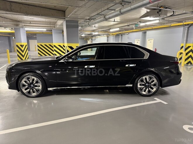 BMW 760 2023, 2,500 km - 4.4 l - Bakı