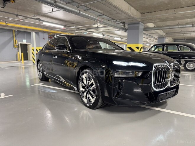 BMW 760 2023, 2,500 km - 4.4 l - Bakı