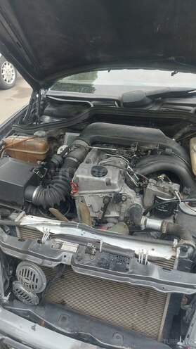 Mercedes E 250 1995, 350,000 km - 2.5 l - Ağdaş