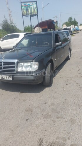 Mercedes E 250 1995, 350,000 km - 2.5 l - Ağdaş