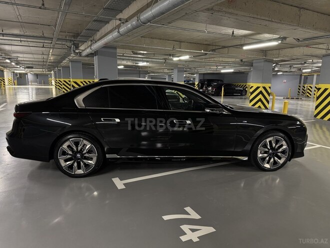 BMW 760 2023, 2,500 km - 4.4 l - Bakı