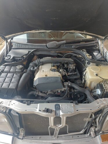 Mercedes C 180 1999, 298,000 km - 1.8 l - Bakı