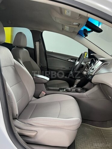 Chevrolet Cruze-13