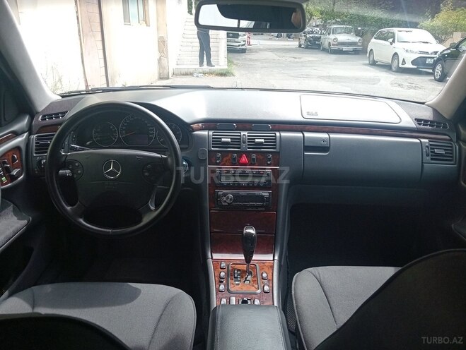 Mercedes E 270 2000, 348,000 km - 2.7 l - Bakı