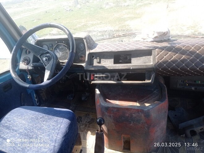 Mercedes 208 D 1991, 220,000 km - 2.5 л - Bakı