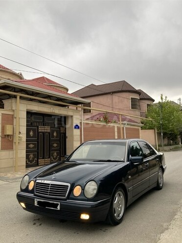 Mercedes E 230 1997, 420,000 km - 2.3 l - Bakı
