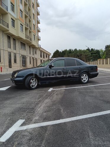 Mercedes E 220 d 1999, 402,000 km - 2.2 l - Sumqayıt