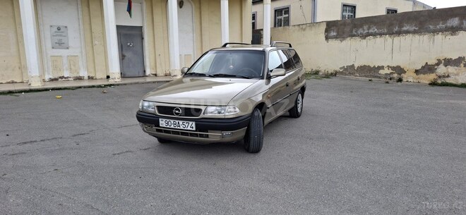Opel Astra 1996, 517,000 km - 1.6 l - Bakı