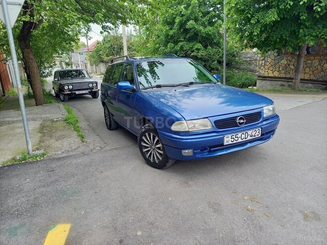 Opel Astra 1996, 18,000 km - 1.6 l - Şəki