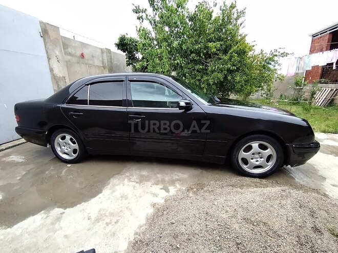 Mercedes E 320 2001, 195,000 km - 3.2 l - Bakı