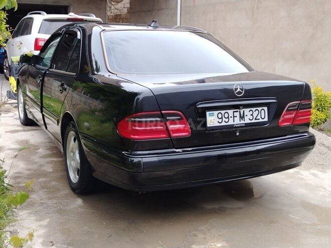 Mercedes E 320 2001, 195,000 km - 3.2 l - Bakı
