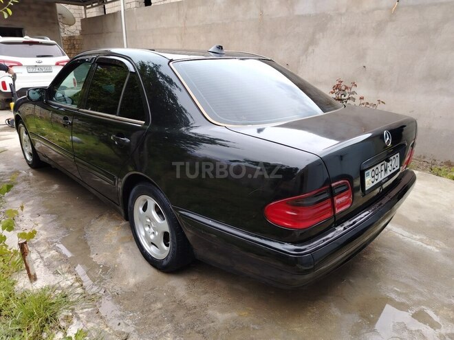 Mercedes E 320 2001, 195,000 km - 3.2 l - Bakı