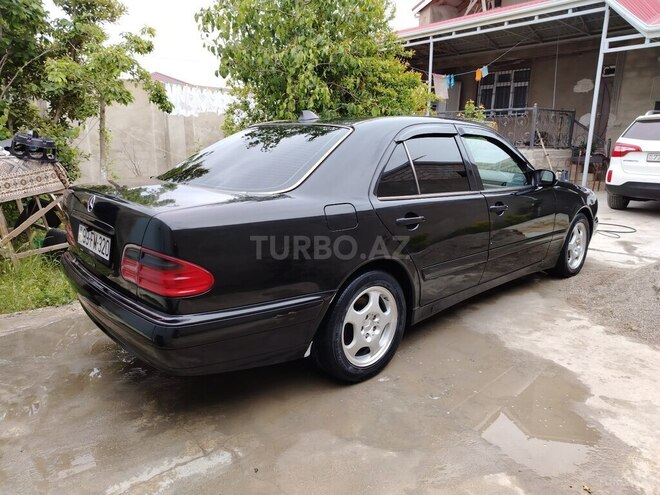 Mercedes E 320 2001, 195,000 km - 3.2 l - Bakı