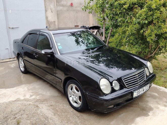 Mercedes E 320 2001, 195,000 km - 3.2 l - Bakı