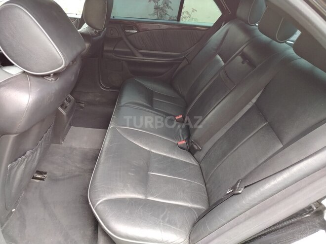 Mercedes E 320 2001, 195,000 km - 3.2 l - Bakı
