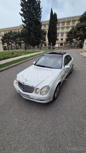 Mercedes E 280-11