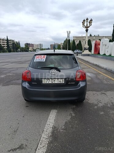 Toyota Auris 2008, 300,000 km - 1.4 л - Gəncə