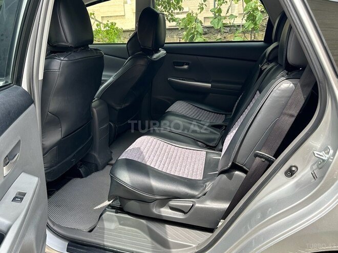 Toyota Prius V 2012, 128,000 km - 1.8 л - Bakı