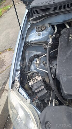 Toyota Corolla 2006, 217,000 km - 1.4 l - Qəbələ