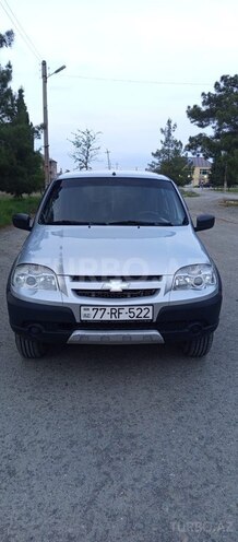 Chevrolet Niva 2015, 84,000 km - 1.7 л - Salyan