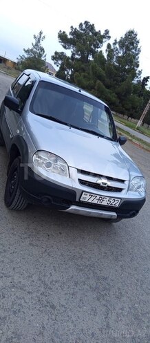 Chevrolet Niva 2015, 84,000 km - 1.7 л - Salyan