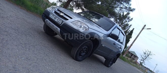 Chevrolet Niva 2015, 84,000 km - 1.7 л - Salyan