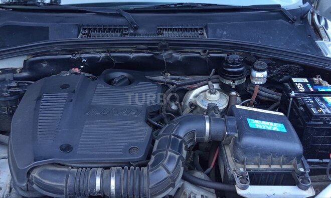 Chevrolet Niva 2015, 84,000 km - 1.7 л - Salyan