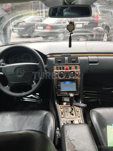 Mercedes E 240 1998, 275,000 km - 2.4 l - Bakı