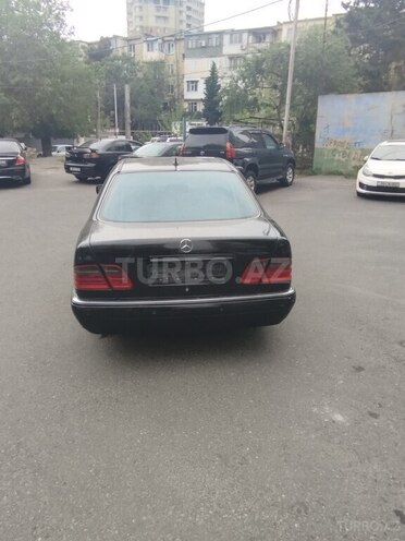 Mercedes E 240 1998, 275,000 km - 2.4 l - Bakı