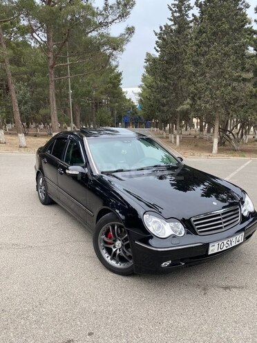 Mercedes C 320 2002, 255,000 km - 3.2 l - Sumqayıt