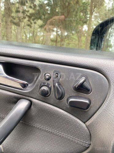 Mercedes C 320 2002, 255,000 km - 3.2 l - Sumqayıt