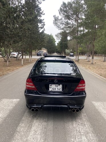 Mercedes C 320 2002, 255,000 km - 3.2 l - Sumqayıt