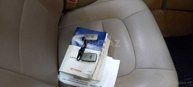 Toyota Land Cruiser 2012, 275,122 km - 4.0 l - Quba