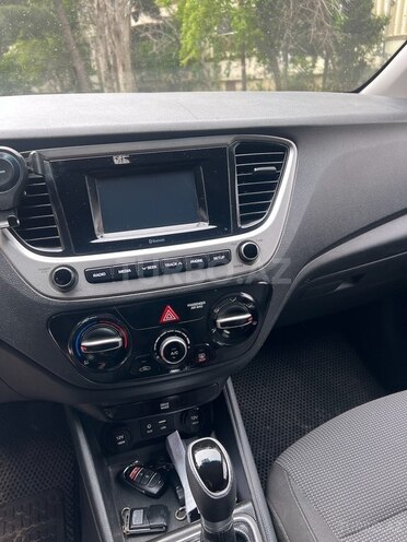 Hyundai Accent 2018, 165,000 km - 1.6 l - Bakı