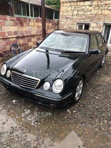 Mercedes E 240 2000, 297,000 km - 2.4 л - Göygöl