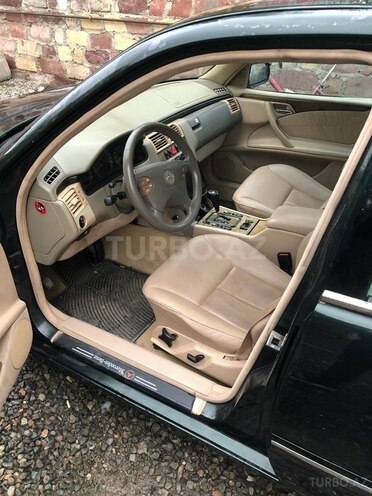 Mercedes E 240 2000, 297,000 km - 2.4 л - Göygöl