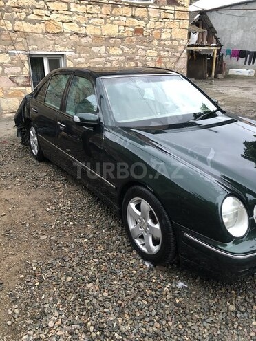 Mercedes E 240 2000, 297,000 km - 2.4 л - Göygöl