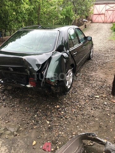 Mercedes E 240 2000, 297,000 km - 2.4 л - Göygöl
