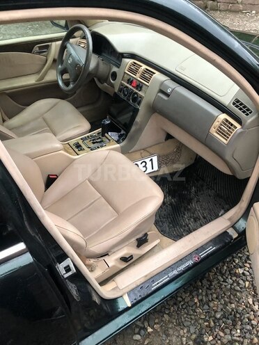 Mercedes E 240 2000, 297,000 km - 2.4 л - Göygöl