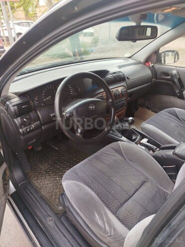 Opel Omega 1996, 351,200 km - 2.0 l - Salyan