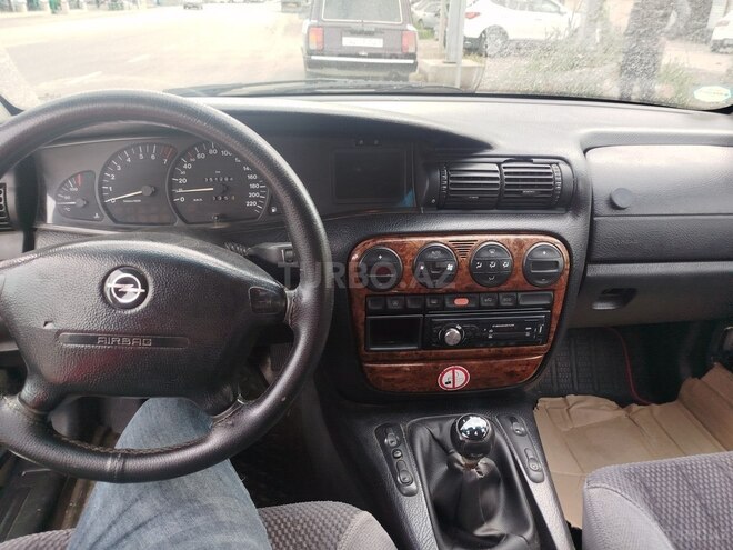 Opel Omega 1996, 351,200 km - 2.0 l - Salyan
