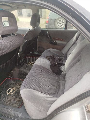 Opel Omega 1996, 351,200 km - 2.0 l - Salyan
