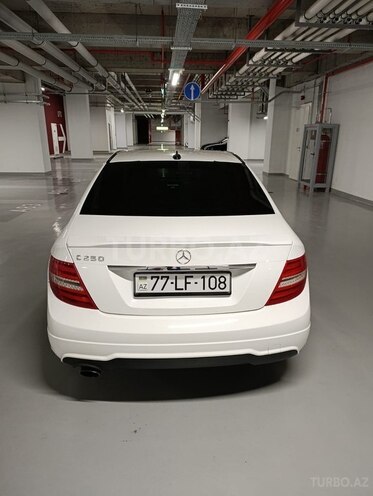 Mercedes C 250 2013, 207,000 km - 1.8 л - Bakı