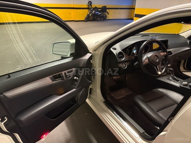 Mercedes C 220 d 2012, 235,000 km - 2.2 l - Bakı