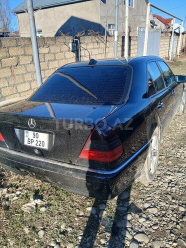 Mercedes E 280 1994, 254,886 km - 2.8 l - Qusar