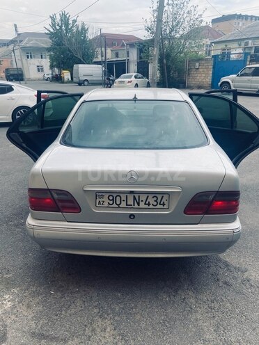 Mercedes E 240 2000, 335,444 km - 2.4 l - Xırdalan
