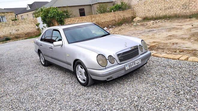Mercedes E 240 1998, 437,000 km - 2.4 l - Bakı