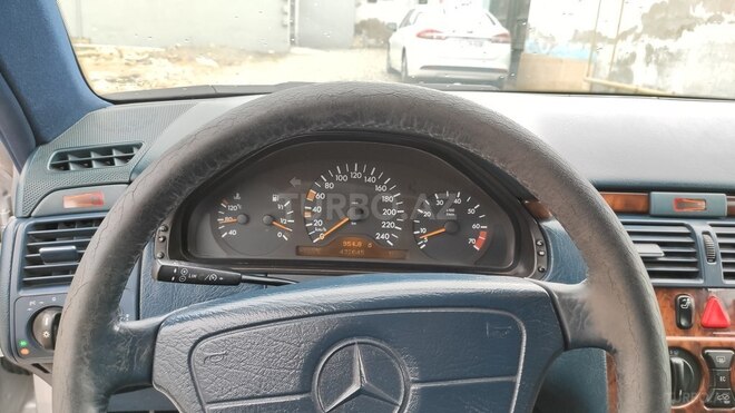 Mercedes E 240 1998, 437,000 km - 2.4 l - Bakı